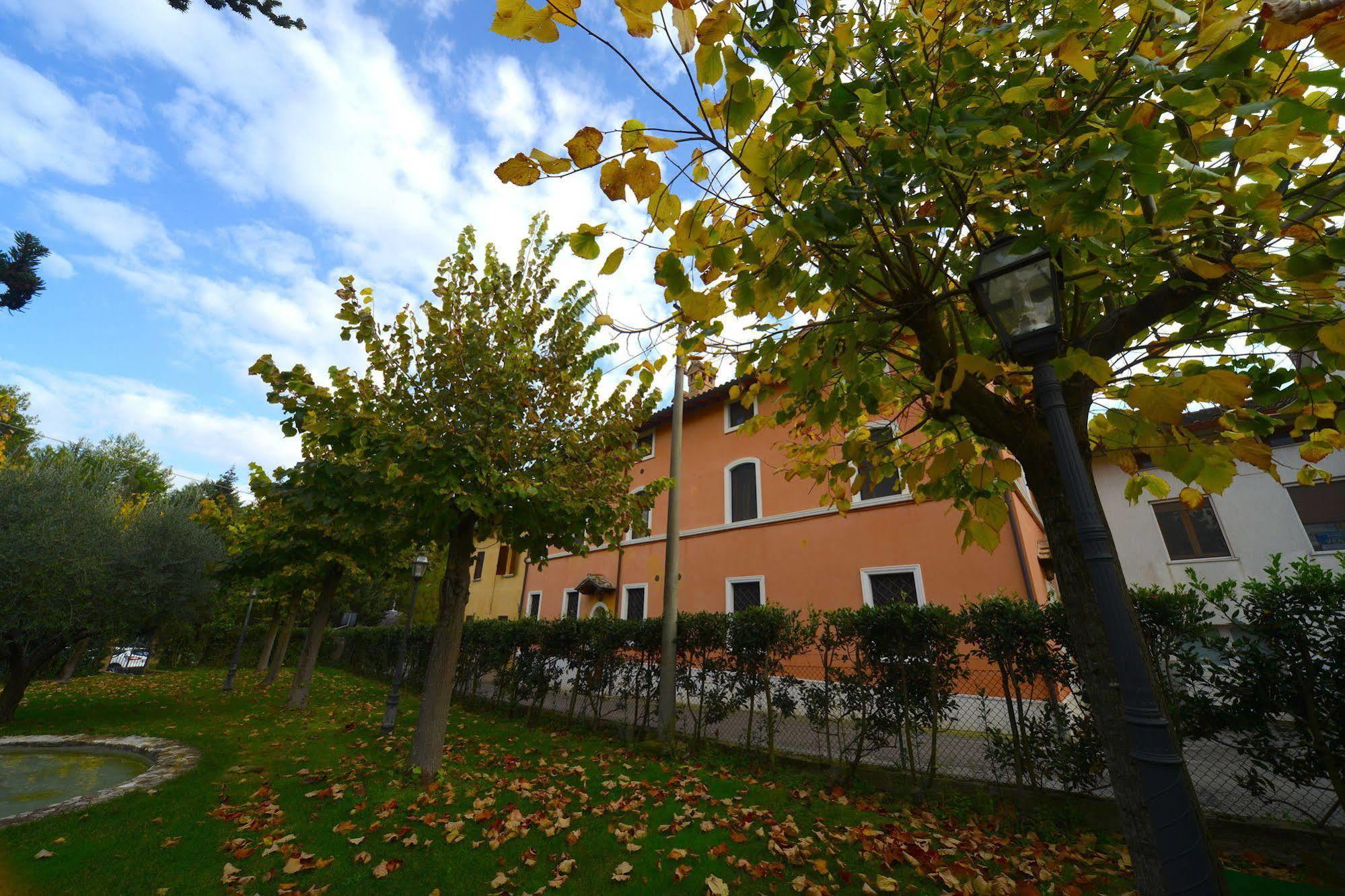 Residenze L'Uncinaia Holiday House Perúgia Exterior foto