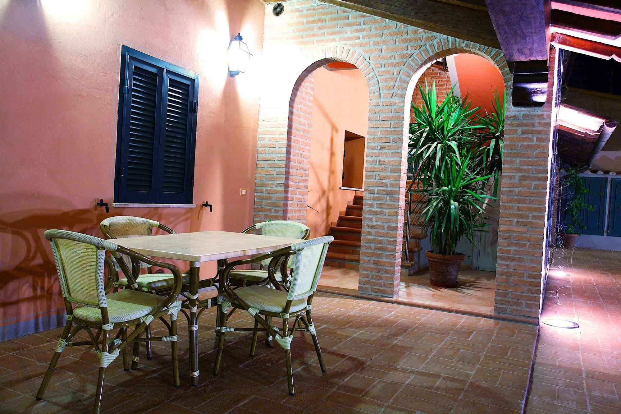Residenze L'Uncinaia Holiday House Perúgia Exterior foto